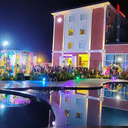The Kamoda Resort Ambikapur Extérieur photo
